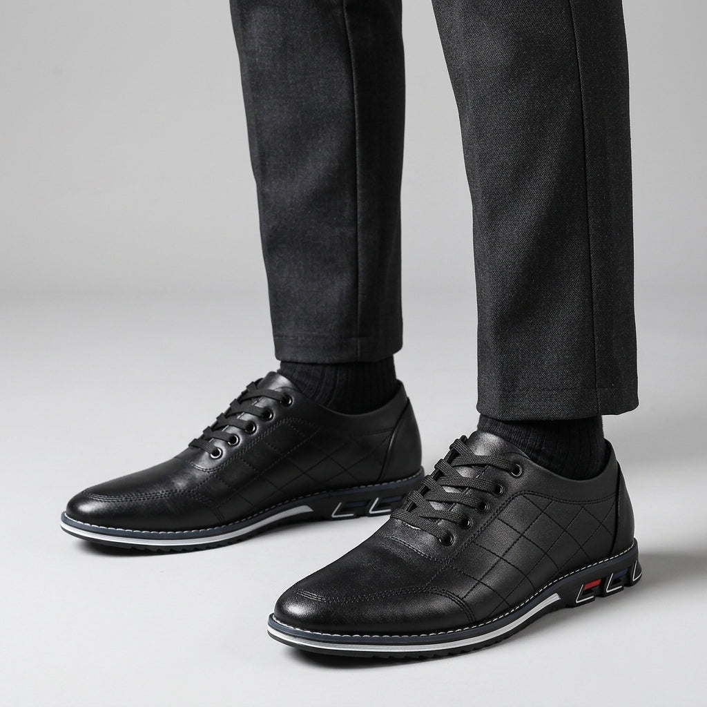 Baskets matelassées homme à lacets – détail sportif au talon