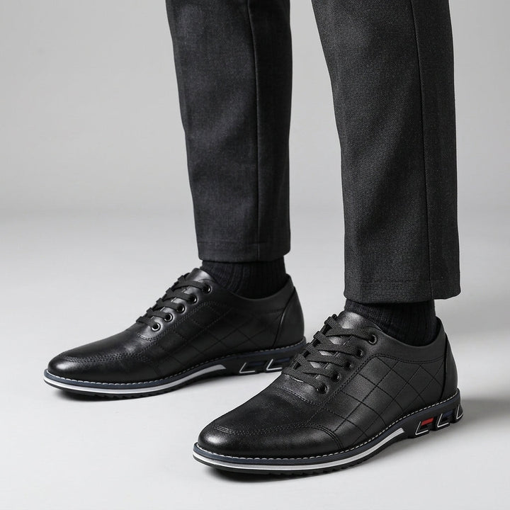 Baskets matelassées homme à lacets – détail sportif au talon