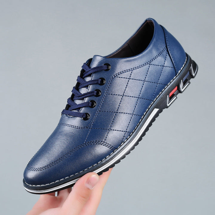 Baskets matelassées homme à lacets – détail sportif au talon