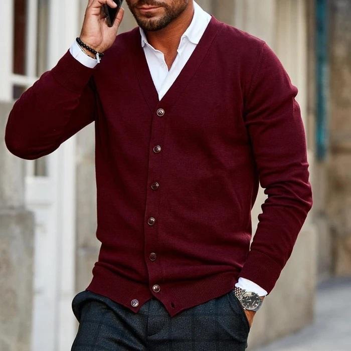 Cardigan homme col V à boutons – maille élégante ajustée