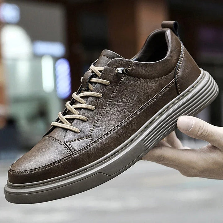 Baskets basses homme – empiècements surpiqués ton sur ton