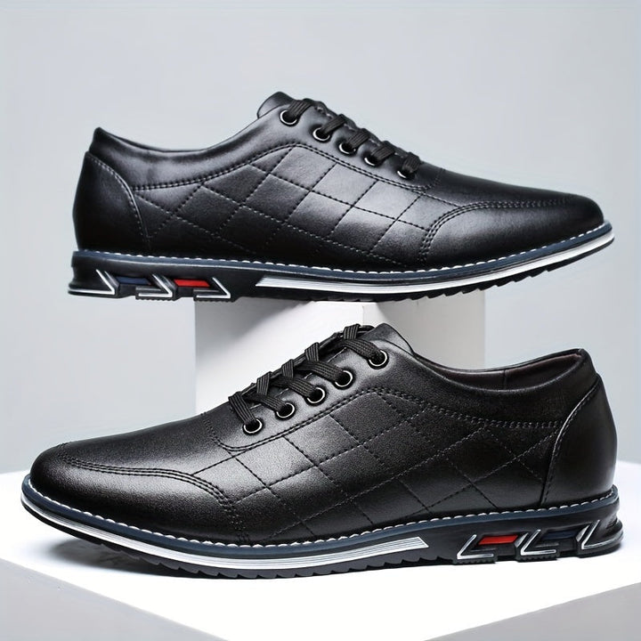 Baskets matelassées homme à lacets – détail sportif au talon