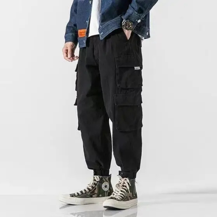 Pantalon cargo fuselé homme en coton lavé – poches à rabat
