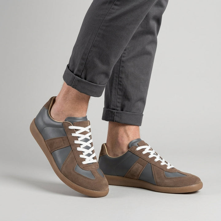 Baskets basses rétro homme – empiècements et surpiqûres contrastées