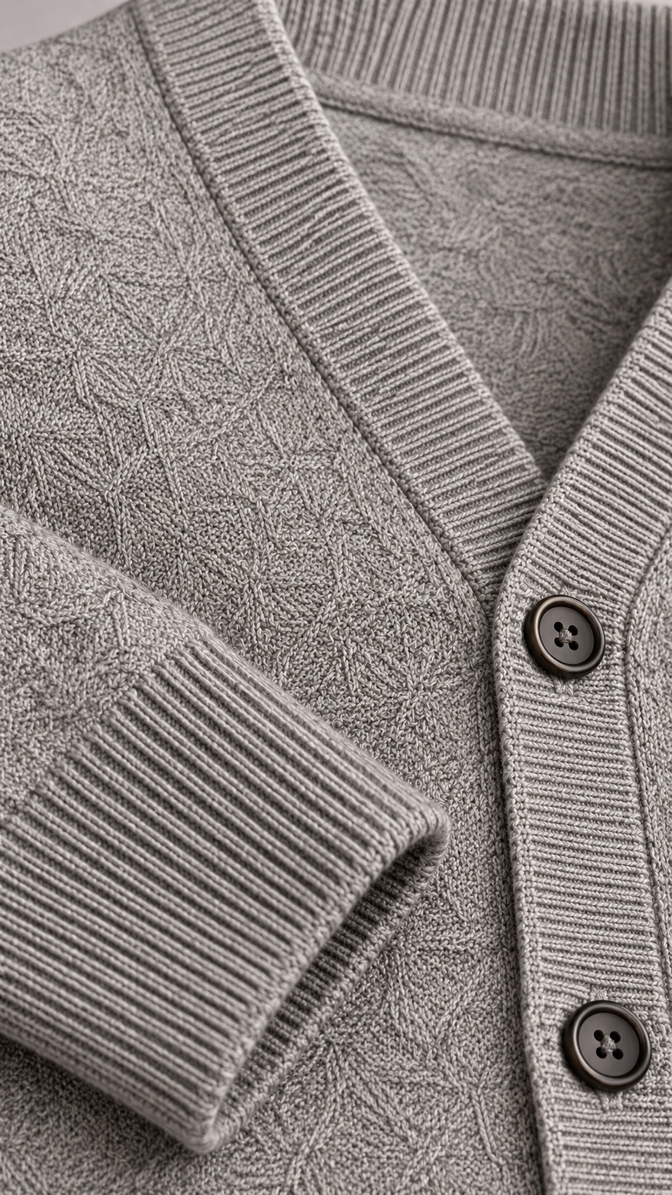Cardigan homme col V en laine mérinos, maille classique