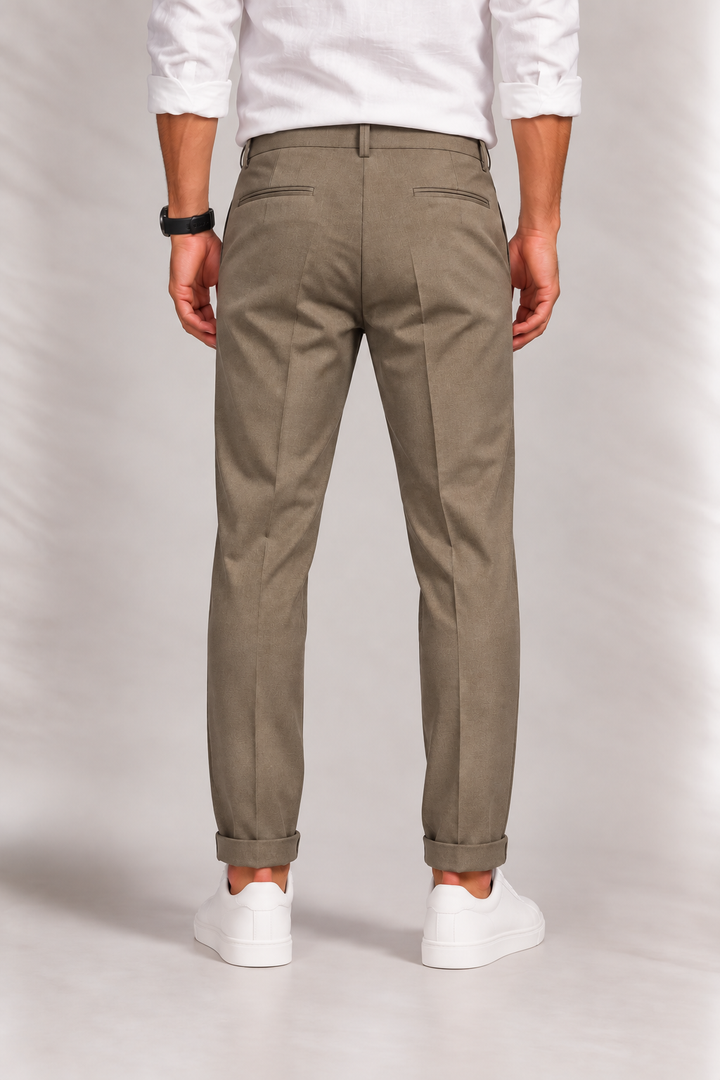 Pantalon homme en laine mélangée, coupe fuselée à plis