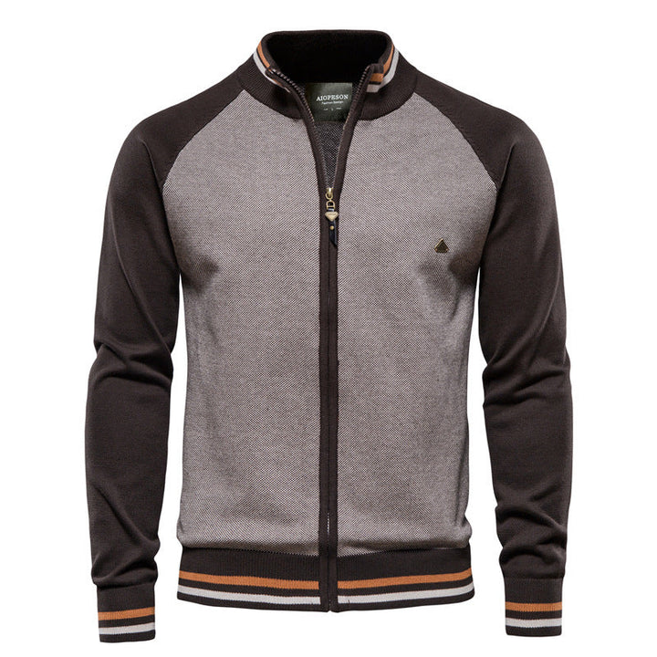 Cardigan zippé en maille fine – col montant élégant