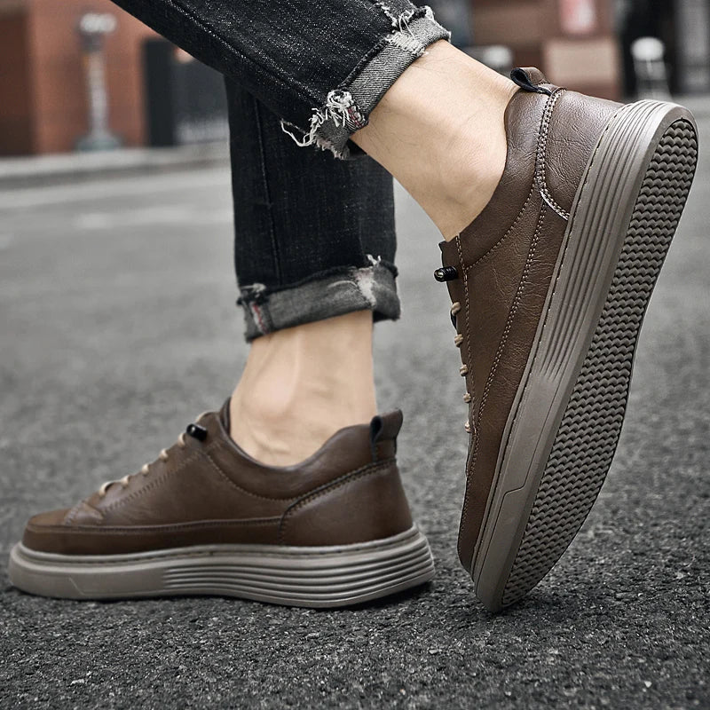 Baskets basses homme – empiècements surpiqués ton sur ton