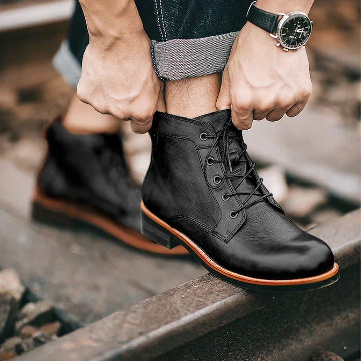 Bottes montantes Vector-12 – robustesse urbaine et style soigné