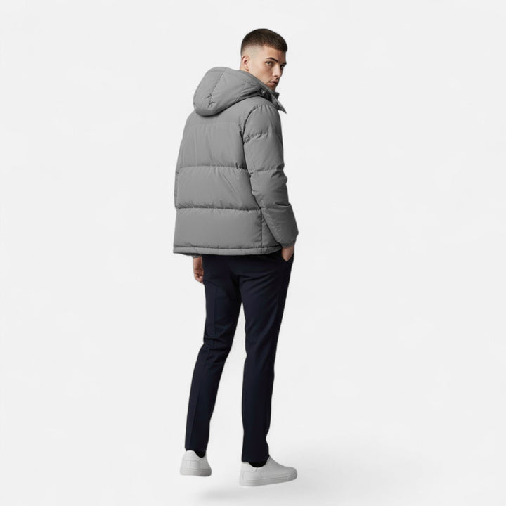 Doudoune homme à capuche unie – chaleur discrète et zip
