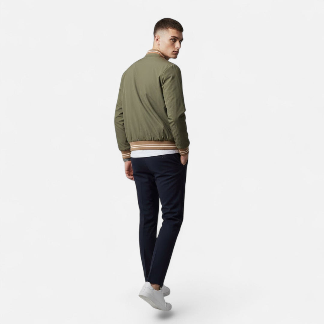 Veste homme col montant sans repassage – zip et ourlet côtelé