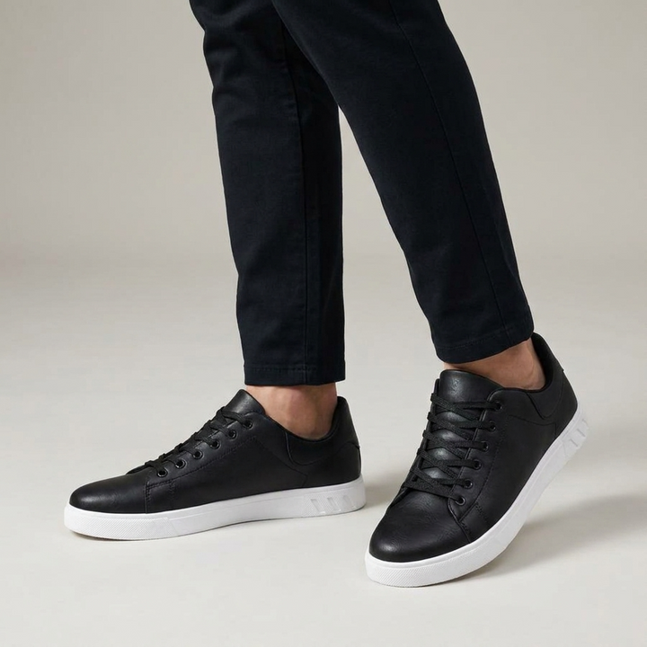 Baskets basses homme à lacets – semelle contrastée