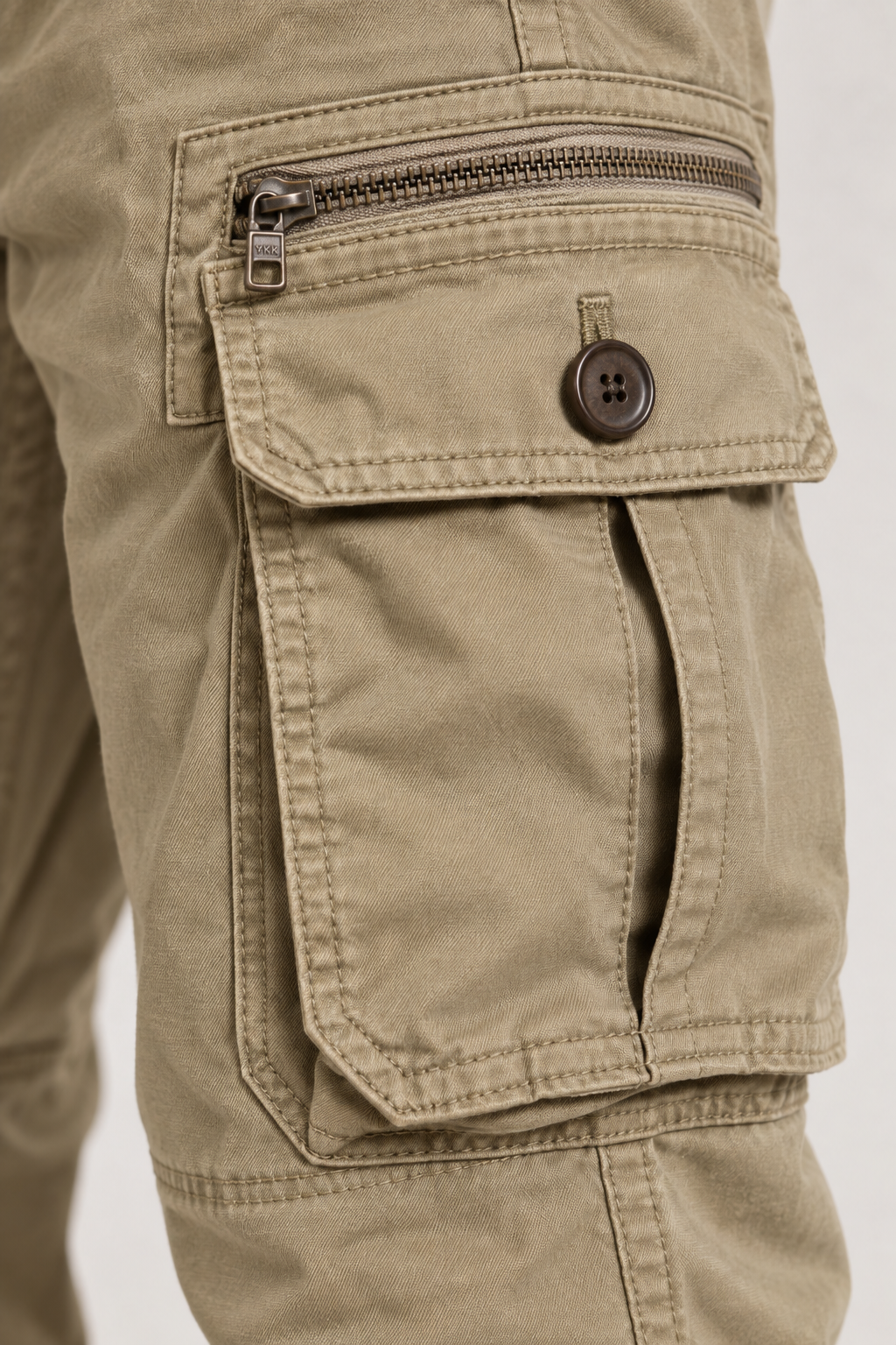Pantalon cargo jogger homme en coton bio, coupe fuselée