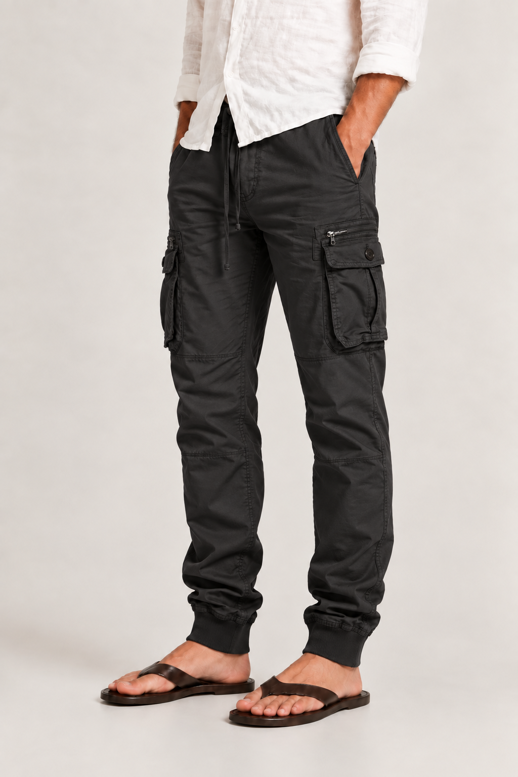 Pantalon cargo jogger homme en coton bio, coupe fuselée