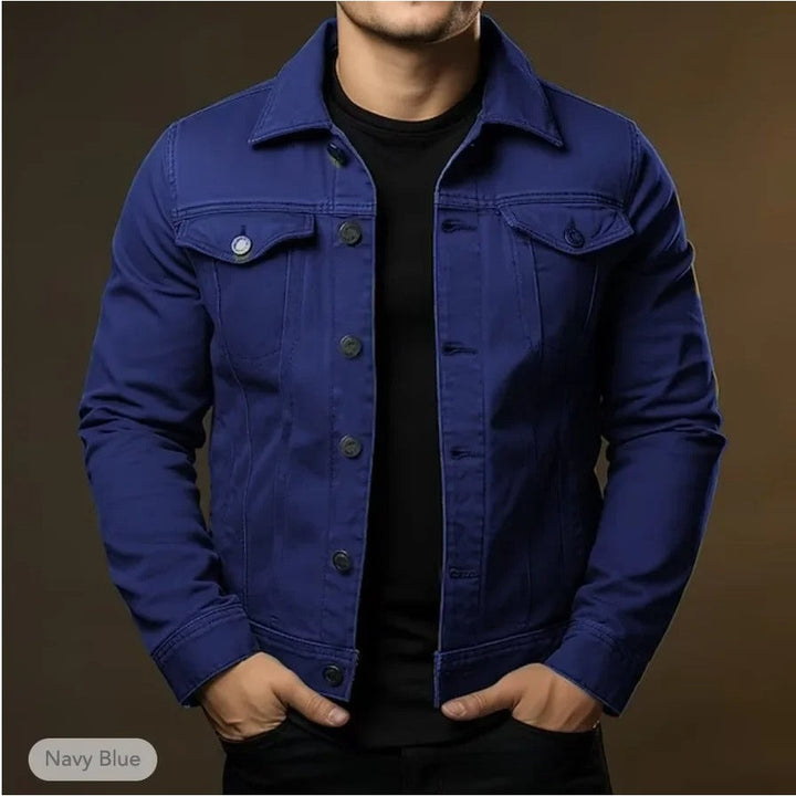 Veste en jean homme légère – layering de printemps moderne